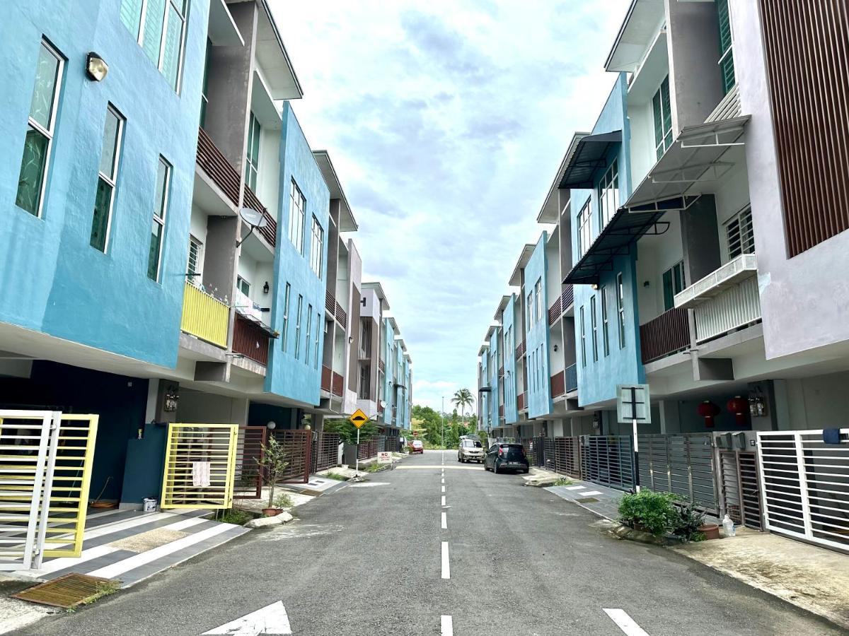 Springfield 3-Storey Cheerful Townhouse #Yoyo Homestay SDK Exterior foto